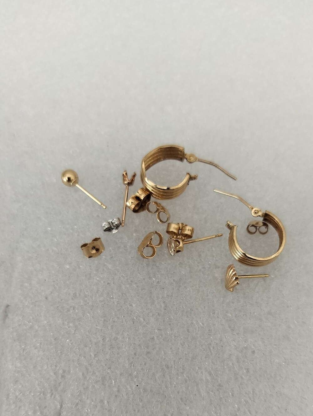 Lot For  14k Yellow  And White Gold Mixed Earring Scrap